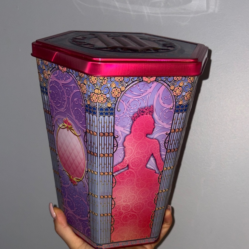 Limited Edition Wicked Glinda Popcorn Tin